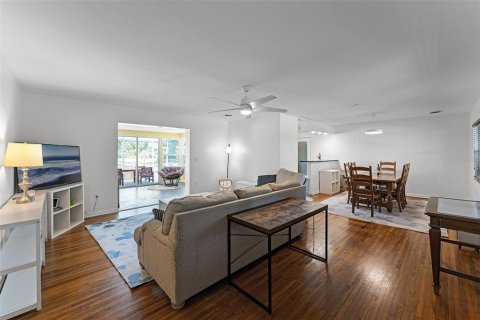 Casa en venta en Eustis, Florida, 3 dormitorios, 134.43 m2 № 1815363 - foto 4