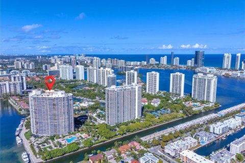 Condominio en Aventura, Florida, 3 dormitorios  № 2043929