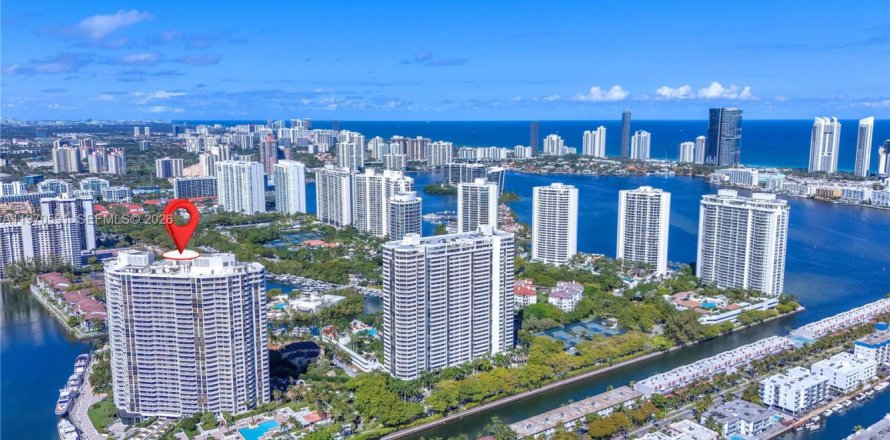 Condominio en Aventura, Florida, 3 dormitorios  № 2043929