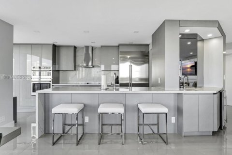 Condominio en venta en Aventura, Florida, 3 dormitorios, 179.3 m2 № 2043929 - foto 30