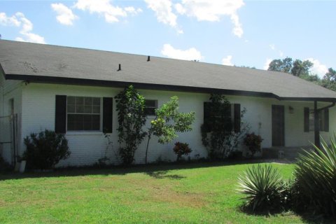 House in Lakeland, Florida 3 bedrooms, 206.06 sq.m. № 1374411 - photo 1