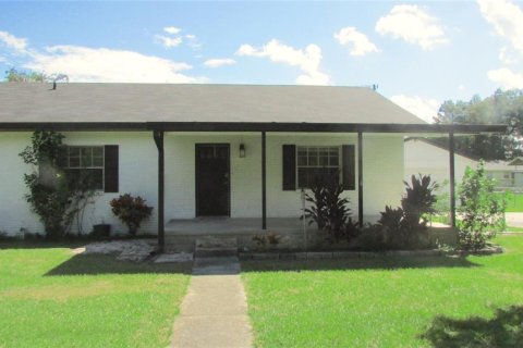 House in Lakeland, Florida 3 bedrooms, 206.06 sq.m. № 1374411 - photo 2