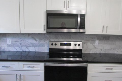 House in Lakeland, Florida 3 bedrooms, 206.06 sq.m. № 1374411 - photo 25