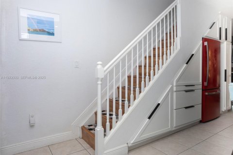 Condominio en venta en Miami, Florida, 2 dormitorios, 83.61 m2 № 1976596 - foto 4