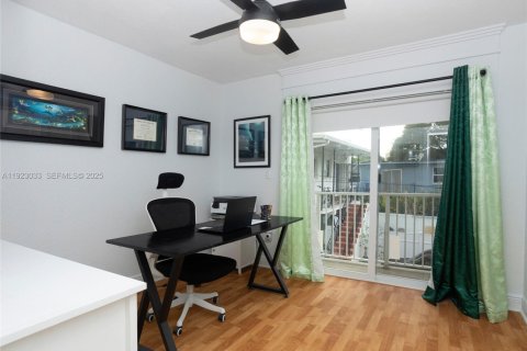 Condominio en venta en Miami, Florida, 2 dormitorios, 83.61 m2 № 1976596 - foto 14