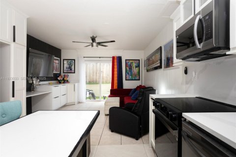 Condominio en venta en Miami, Florida, 2 dormitorios, 83.61 m2 № 1976596 - foto 26