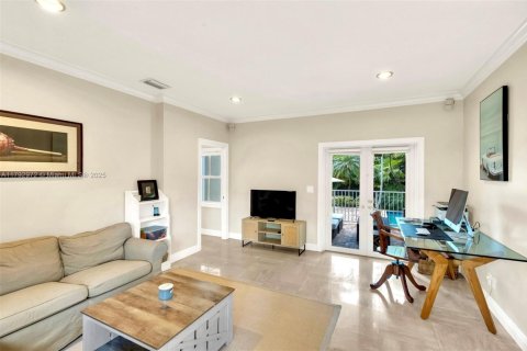 House in Key Biscayne, Florida 5 bedrooms, 333.98 sq.m. № 1696889 - photo 22