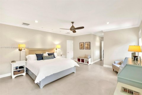 House in Key Biscayne, Florida 5 bedrooms, 333.98 sq.m. № 1696889 - photo 9