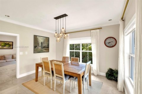 House in Key Biscayne, Florida 5 bedrooms, 333.98 sq.m. № 1696889 - photo 8