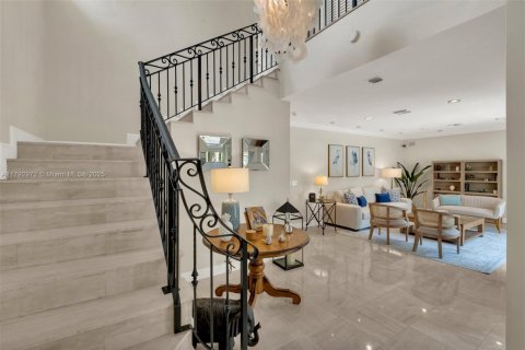 House in Key Biscayne, Florida 5 bedrooms, 333.98 sq.m. № 1696889 - photo 4