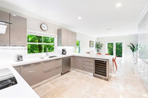 House in Key Biscayne, Florida 5 bedrooms, 333.98 sq.m. № 1696889 - photo 6
