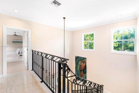 House in Key Biscayne, Florida 5 bedrooms, 333.98 sq.m. № 1696889 - photo 19