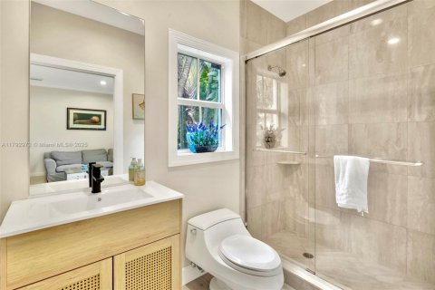 House in Key Biscayne, Florida 5 bedrooms, 333.98 sq.m. № 1696889 - photo 24