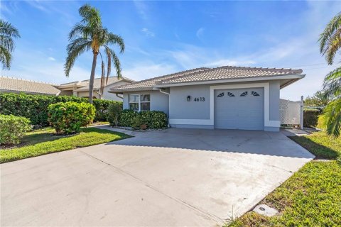 House in Bradenton, Florida 3 bedrooms, 160.35 sq.m. № 1884682 - photo 1