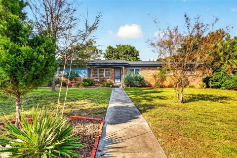 Villa ou maison à Temple Terrace, Floride 4 chambres, 187.85 m2 № 2430605
