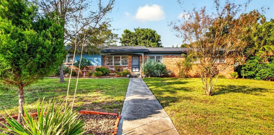 Villa ou maison à Temple Terrace, Floride 4 chambres, 187.85 m2 № 2430605