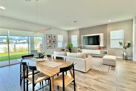 Casa en alquiler en Orlando, Florida, 4 dormitorios, 269.14 m2 № 1917460 - foto 21
