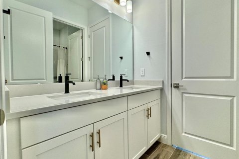 Casa en alquiler en Orlando, Florida, 4 dormitorios, 269.14 m2 № 1917460 - foto 15