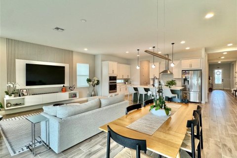 Casa en alquiler en Orlando, Florida, 4 dormitorios, 269.14 m2 № 1917460 - foto 4