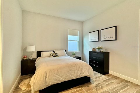 Casa en alquiler en Orlando, Florida, 4 dormitorios, 269.14 m2 № 1917460 - foto 13
