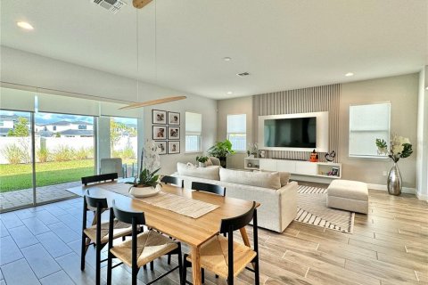 Casa en alquiler en Orlando, Florida, 4 dormitorios, 269.14 m2 № 1917460 - foto 20