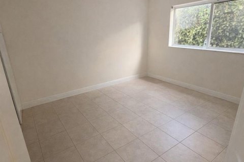 Condominio en venta en Pembroke Pines, Florida, 2 dormitorios, 91.14 m2 № 2248516 - foto 8