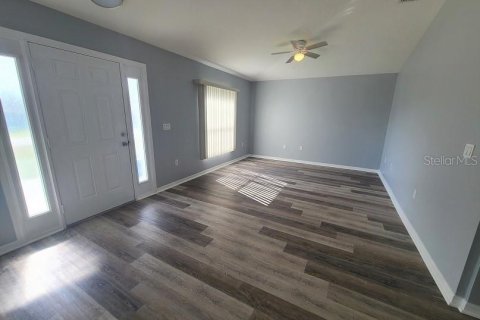 Casa en alquiler en Spring Hill, Florida, 3 dormitorios, 153.75 m2 № 1915752 - foto 3