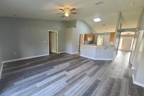 Casa en alquiler en Spring Hill, Florida, 3 dormitorios, 153.75 m2 № 1915752 - foto 7