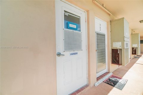 Снять в аренду кондоминиум в Маргит, Флорида 1 спальня, 67.63м2, № 1983044 - фото 19