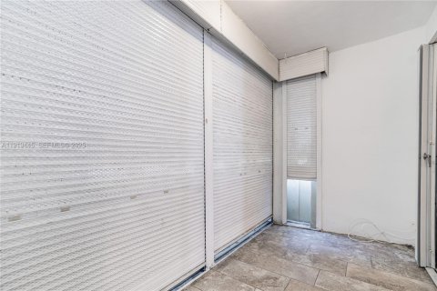 Снять в аренду кондоминиум в Маргит, Флорида 1 спальня, 67.63м2, № 1983044 - фото 17