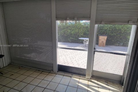 Condo in Deerfield Beach, Florida, 2 bedrooms  № 1990462 - photo 23