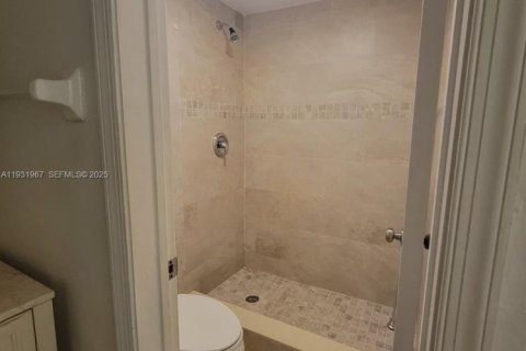 Condo in Deerfield Beach, Florida, 2 bedrooms  № 1990462 - photo 15