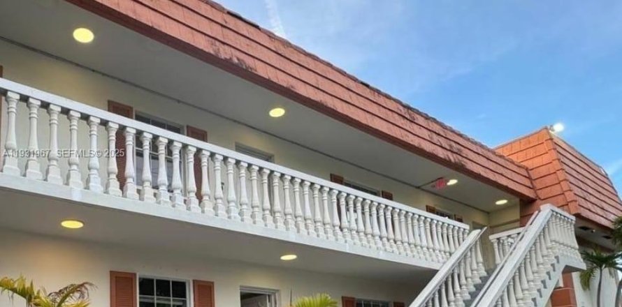 Condo in Deerfield Beach, Florida, 2 bedrooms  № 1990462