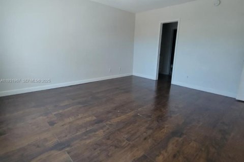 Condo in Deerfield Beach, Florida, 2 bedrooms  № 1990462 - photo 16