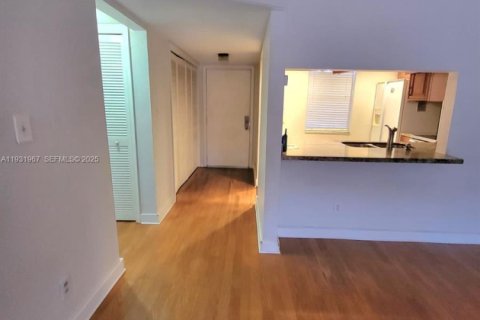 Condo in Deerfield Beach, Florida, 2 bedrooms  № 1990462 - photo 7