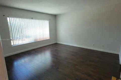 Condo in Deerfield Beach, Florida, 2 bedrooms  № 1990462 - photo 28