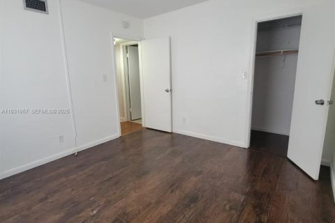 Condo in Deerfield Beach, Florida, 2 bedrooms  № 1990462 - photo 19