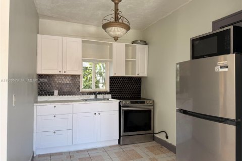 Apartamento en alquiler en Miami, Florida, 2 dormitorios, 83.61 m2 № 1997268 - foto 8