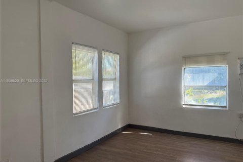 Apartamento en alquiler en Miami, Florida, 2 dormitorios, 83.61 m2 № 1997268 - foto 10