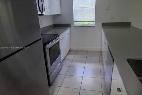 Copropriété à louer à Miami, Floride: 2 chambres, 113.81 m2 № 2182462 - photo 4