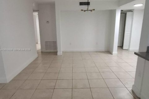 Copropriété à louer à Miami, Floride: 2 chambres, 113.81 m2 № 2182462 - photo 7