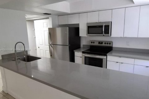 Copropriété à louer à Miami, Floride: 2 chambres, 113.81 m2 № 2182462 - photo 2