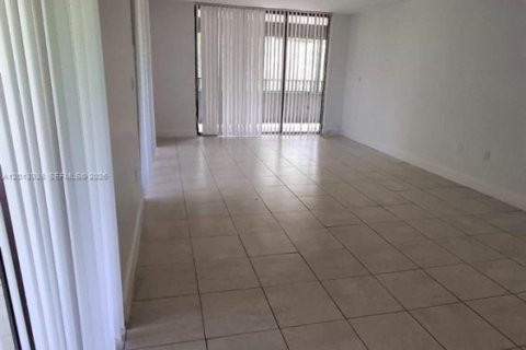 Copropriété à louer à Miami, Floride: 2 chambres, 113.81 m2 № 2182462 - photo 11