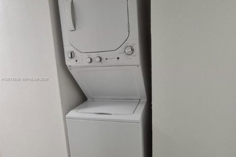 Copropriété à louer à Miami, Floride: 2 chambres, 113.81 m2 № 2182462 - photo 16