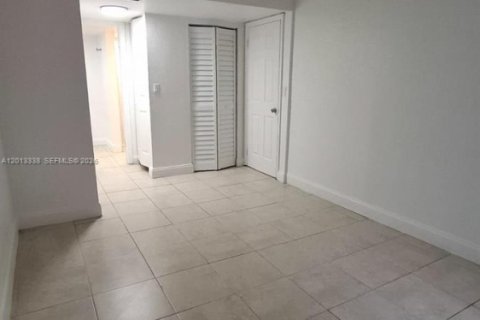 Copropriété à louer à Miami, Floride: 2 chambres, 113.81 m2 № 2182462 - photo 9