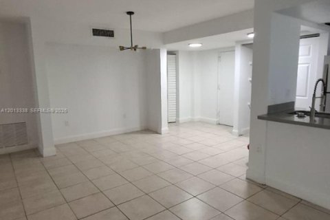Copropriété à louer à Miami, Floride: 2 chambres, 113.81 m2 № 2182462 - photo 6