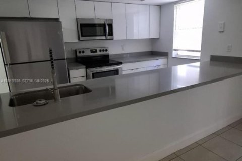 Copropriété à louer à Miami, Floride: 2 chambres, 113.81 m2 № 2182462 - photo 3