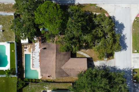 Casa en venta en Tampa, Florida, 4 dormitorios, 132.2 m2 № 1836853 - foto 22