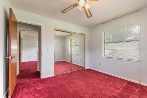 House in De Leon Springs, Florida 4 bedrooms, 140.47 sq.m. № 1798532 - photo 17