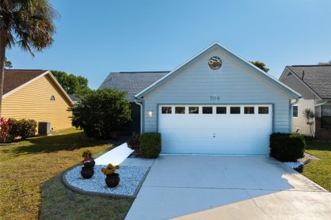 House in New Smyrna Beach, Florida 2 bedrooms, 104.52 sq.m. № 1576665 - photo 1